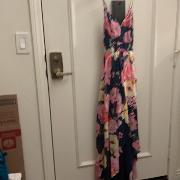 Dress - Picture 4 of 7